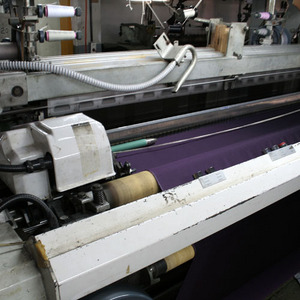 실크원단 생산하는 직기 Silk weaving machine in Korea